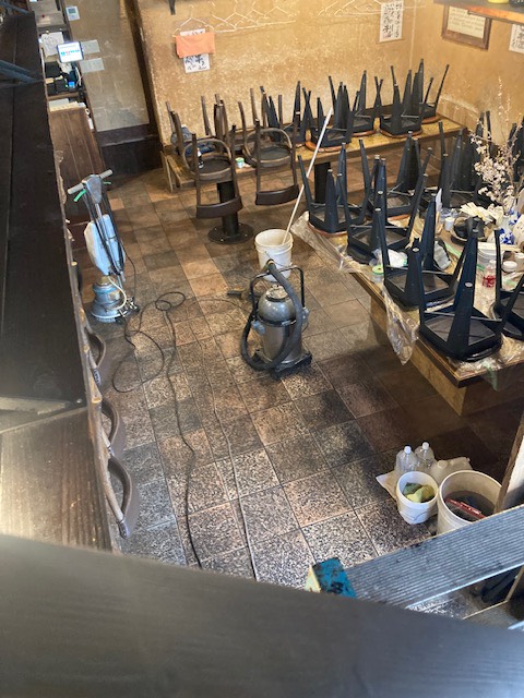 居酒屋床クリーニング
