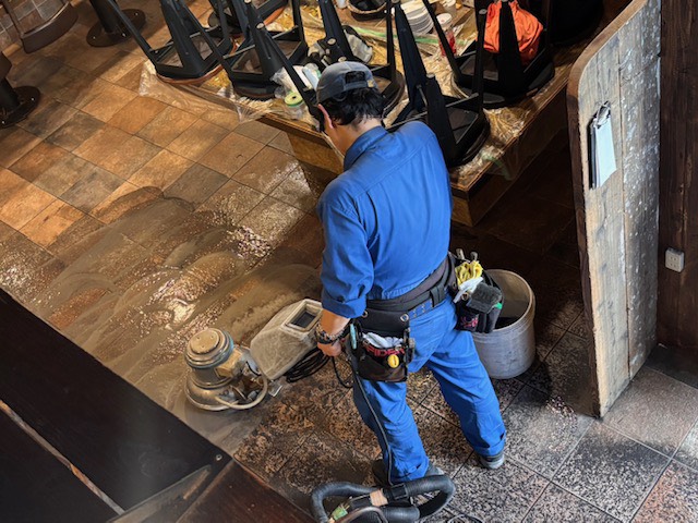 居酒屋床クリーニング